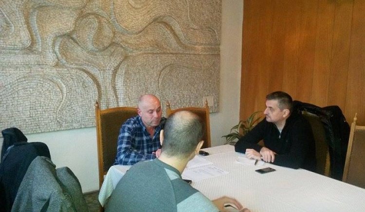 Кирил Добрев внася исканията на учители и директори за промени в Закона